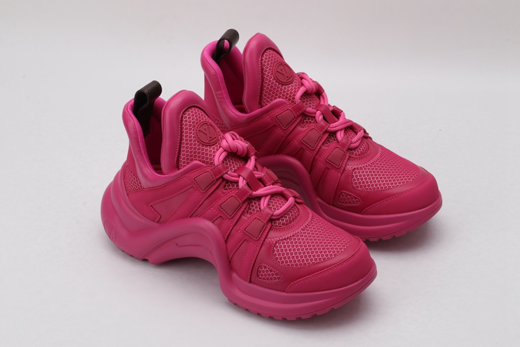 L*V SNEAKER